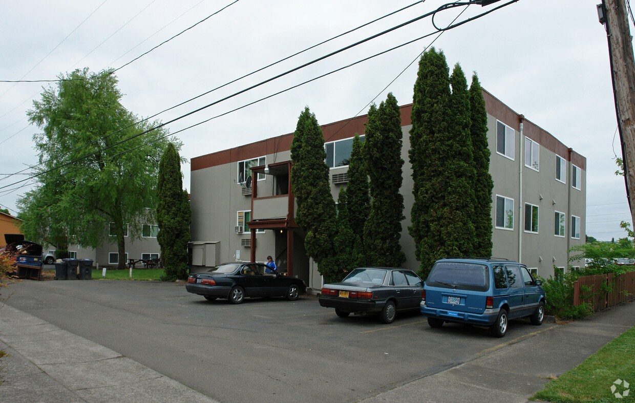 Building Photo - Maple Square Apartments