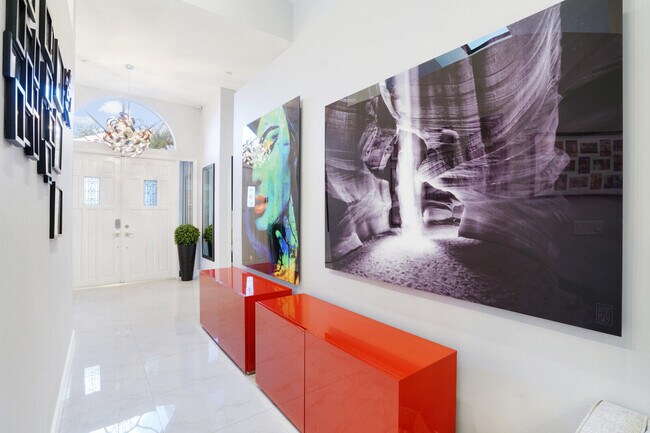 Foto del edificio - 6383 NW 24th St