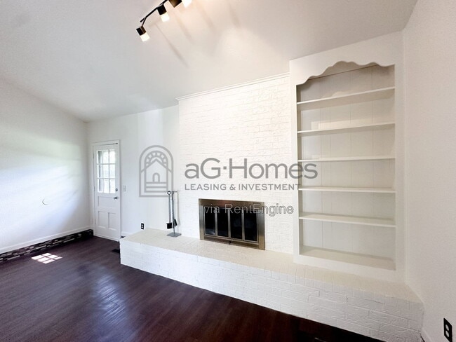 Photo - 909 Cherrywood Lane House