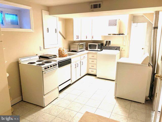 Building Photo - 8507 Leonard Dr
