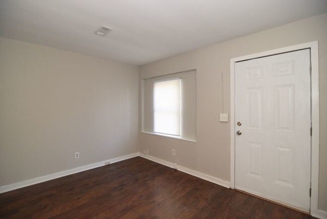 Foto del edificio - All-Electric 2 Bedroom Duplex - Section 8 OK