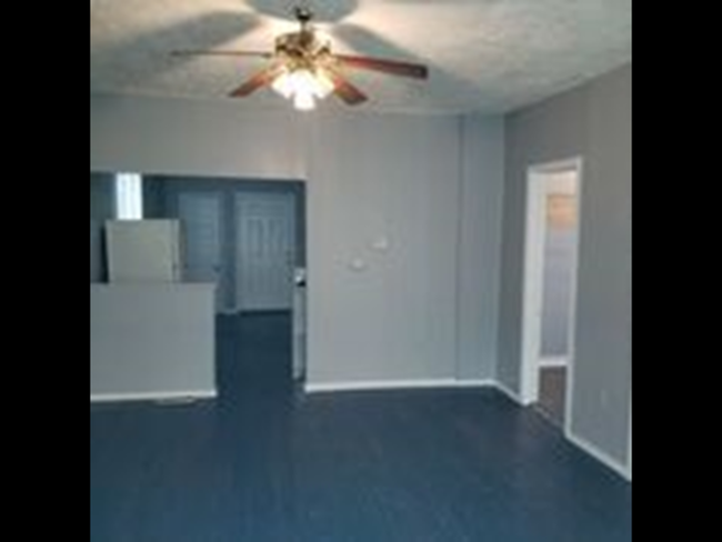 Foto del edificio - 2130 Belmont St