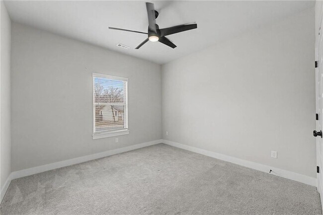 Foto del edificio - 2 Creetown Ln