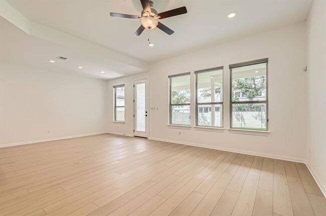 Building Photo - 1208 Legends Ln