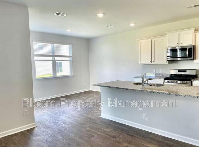 Building Photo - 825 Kirby Ct