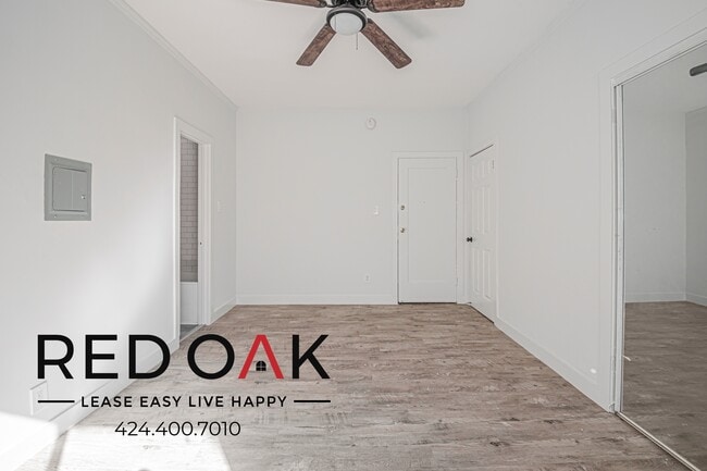 Building Photo - 979 S Oxford Ave