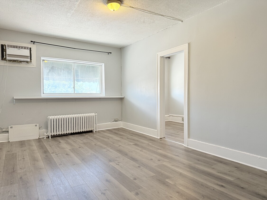 Primary Photo - 1441 Wyandotte St E