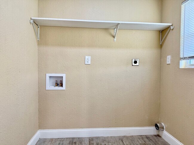 Foto del edificio - House For Rent