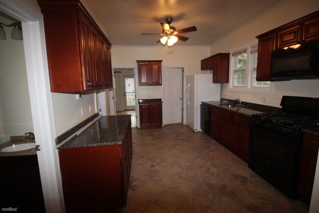 Building Photo - 4 br, 2 bath House - 110 Depot St