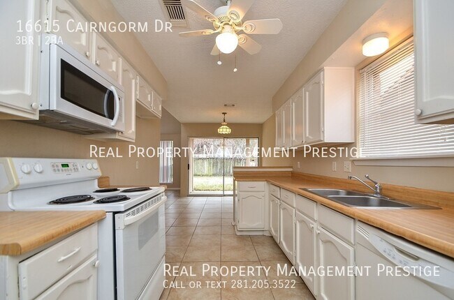 Building Photo - A must see 3 bedroom 2 bathroom home in Gl...