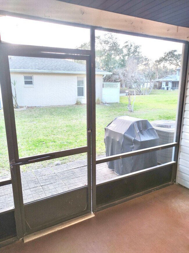 Foto del edificio - Port Orange 2 bedroom, 2 bathroom, pool and tennis courts