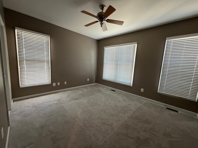 Dormitorio principal 1 - 217 S Fremont Ave