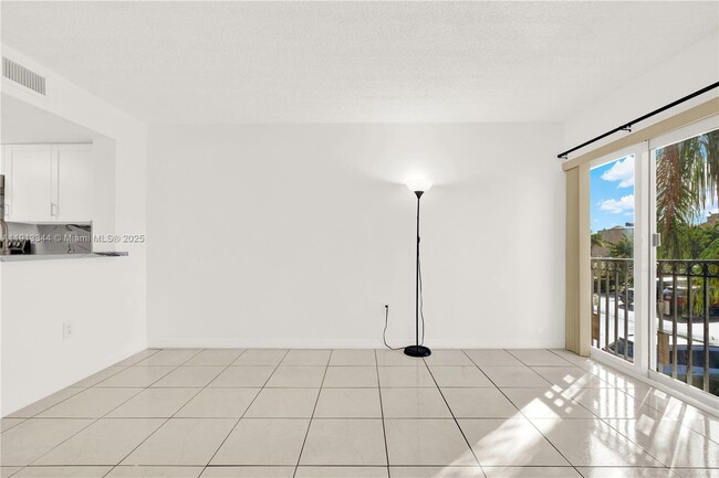 Foto del edificio - 675 NW 85th Ct