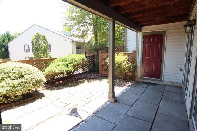Building Photo - 12288 Wadsworth Way