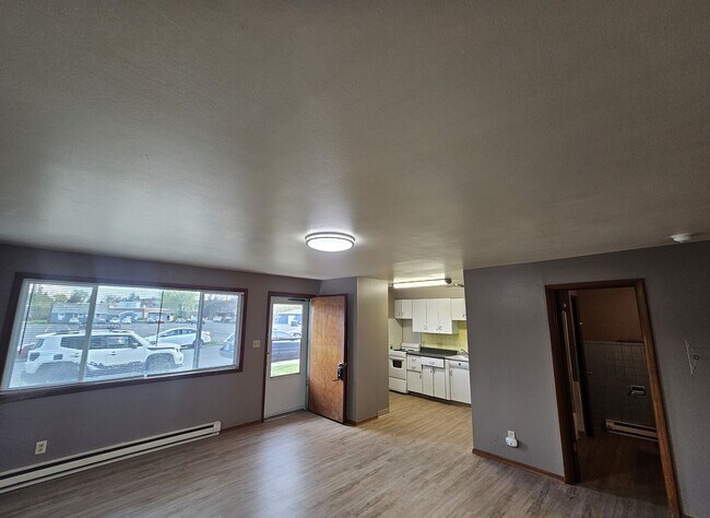 Foto del edificio - Great 2 Bedroom Apartment just Blocks from Eastern