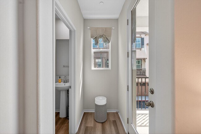 Foto del edificio - 40379 Melrose Dr