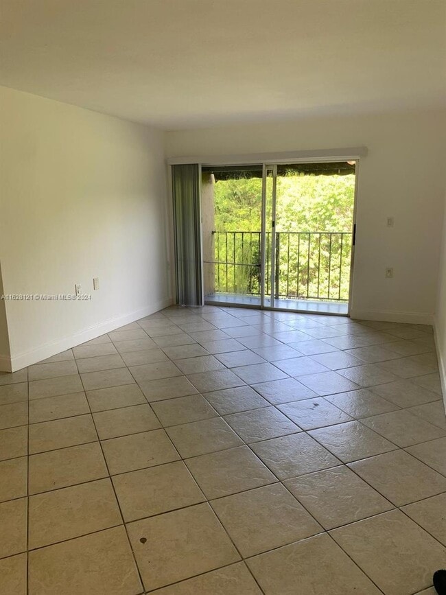 Building Photo - 1201 Lake Victoria Dr