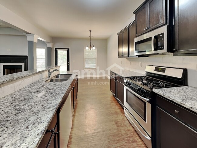 Building Photo - 2575 Dolostone Way