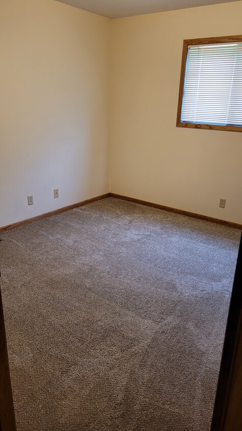 Bedroom - 606 Walden Ct