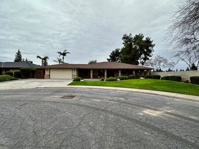 Foto del edificio - 9913 Spring Oak Dr