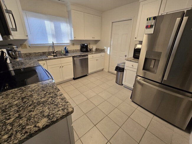 Foto del edificio - 3229 Bruno Dr