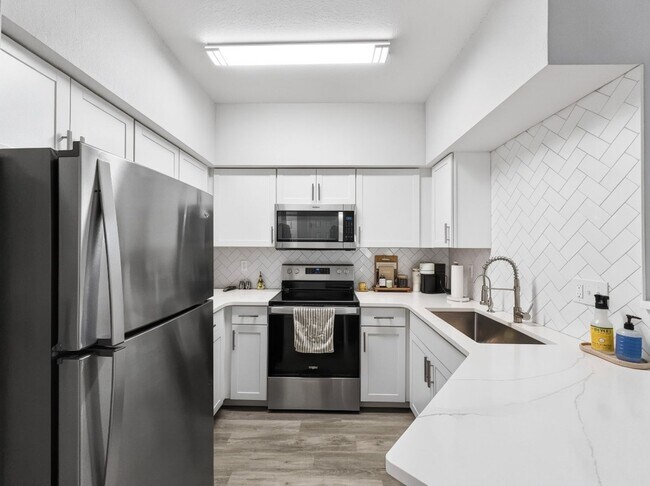 Foto del edificio - Remodeled 2-bedroom, 2-bath condo in The Tides at Pelican