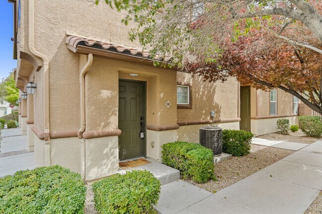 Building Photo - 7322 Fools Gold St