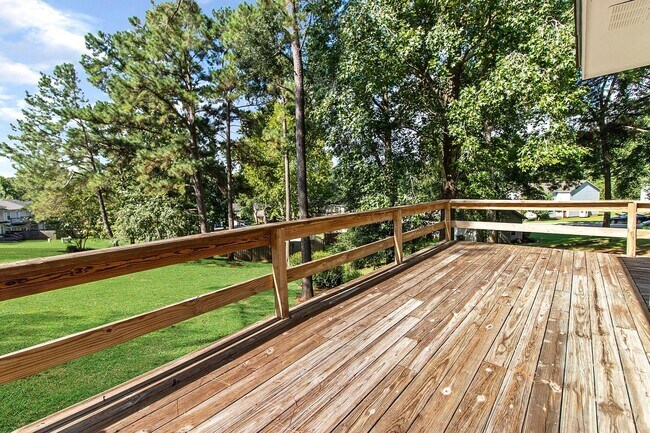 Building Photo - 119 W Briar Dr
