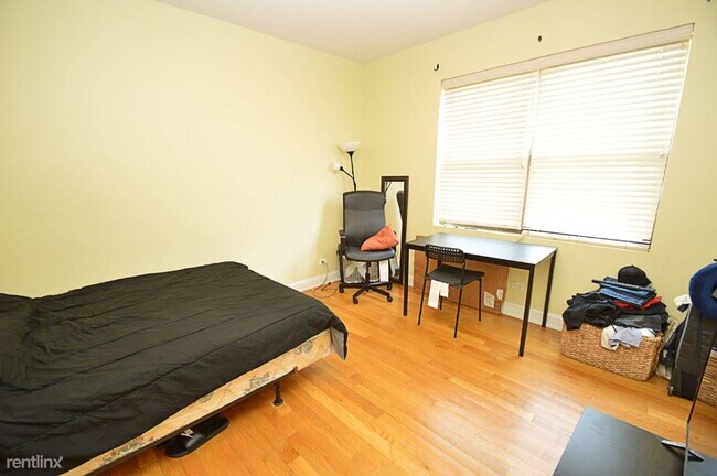 Building Photo - 1 br, 1 bath  - 2711 W Washington Blvd Apt 2