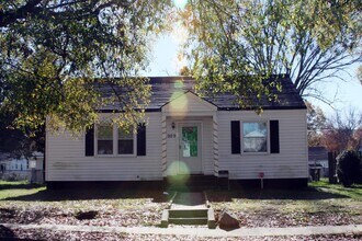 Building Photo - 1009 Fourqurean Ln