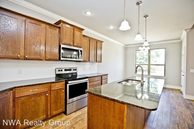 Building Photo - 3 br, 2 bath House - 302 Alder Street