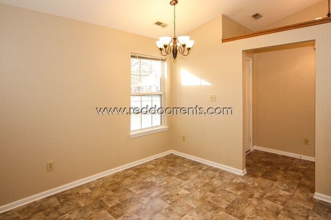 Foto del edificio - Coming Soon! Freshly Updated Fishers Home!