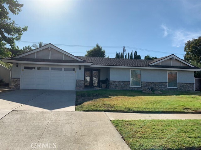 Foto principal - 2233 Angelcrest Dr