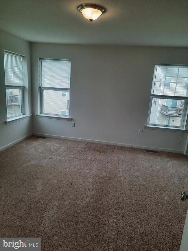 Building Photo - 817 Schooner Ln