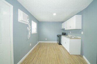 Building Photo - 1426 Telephone Rd