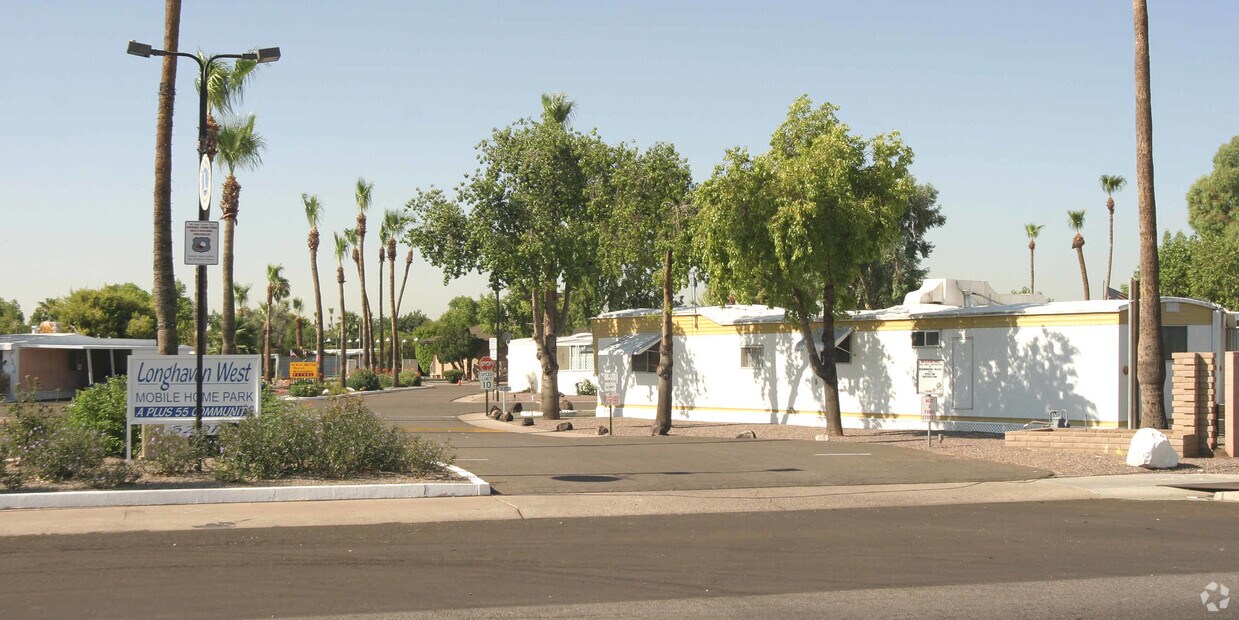 Foto del edificio - Longhaven Estates