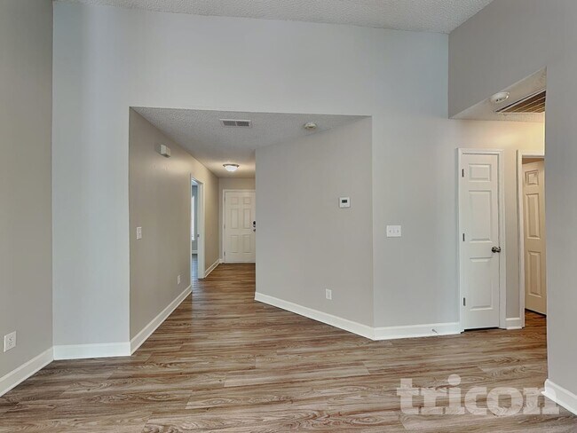 Foto del edificio - 2668 Captains Watch Rd NE