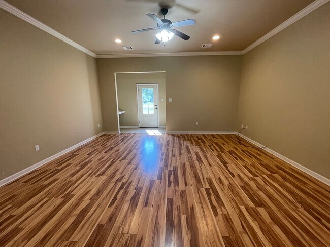 Building Photo - House: Driftwood Estates (Available after ...
