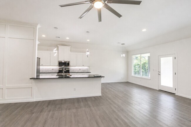 Foto del edificio - 3229 S 212th E Ave