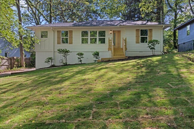 Foto del edificio - COMING SOON! Gorgeous 3 Bedroom 2 Bath ranch in Venetian Hills