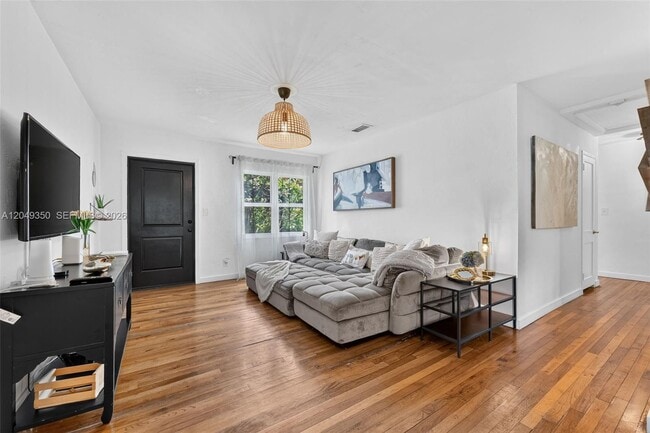 Foto del edificio - 5800 SW 61st St