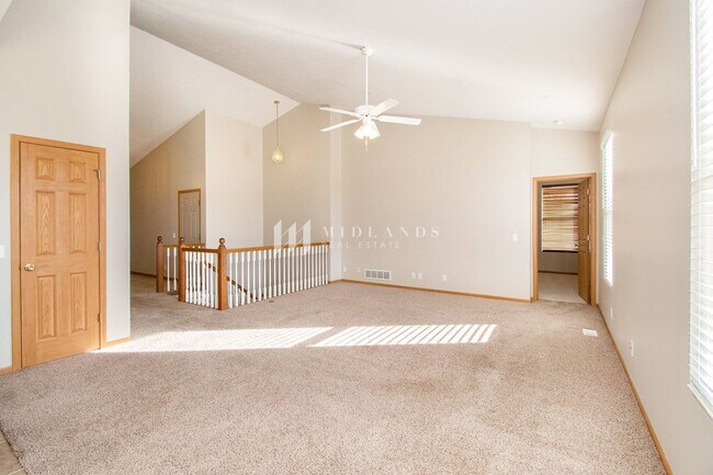 Building Photo - Oakhurst Ranch