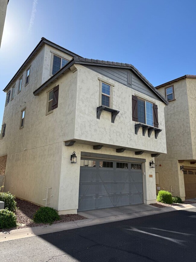 Foto del edificio - 2658 S Harmony Ave