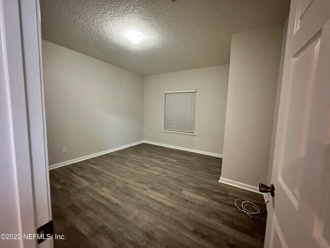 Building Photo - 575 Oakleaf Plantation Pkwy