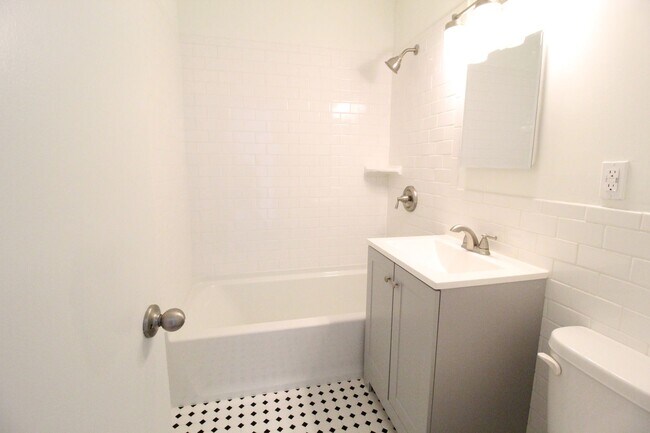 Foto del edificio - 4414 Jarboe Street Townhomes