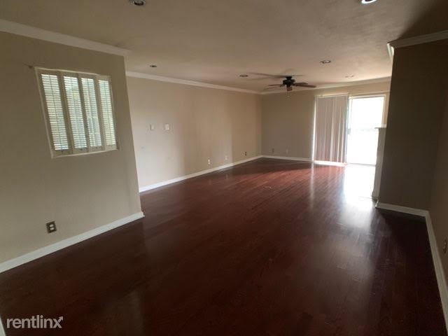 Building Photo - 2 br, 2 bath Condo - 1311 Sir Winston #508