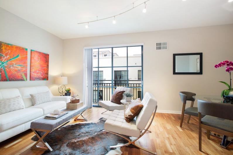 Primary Photo - Chic Modern Jr 1 Bedroom Condo in South Beach