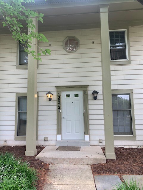 Primary Photo - 20521 Shadyside Way