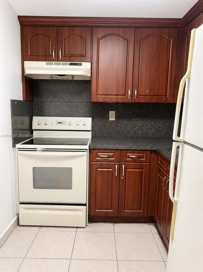 Foto del edificio - 666 W 81st St