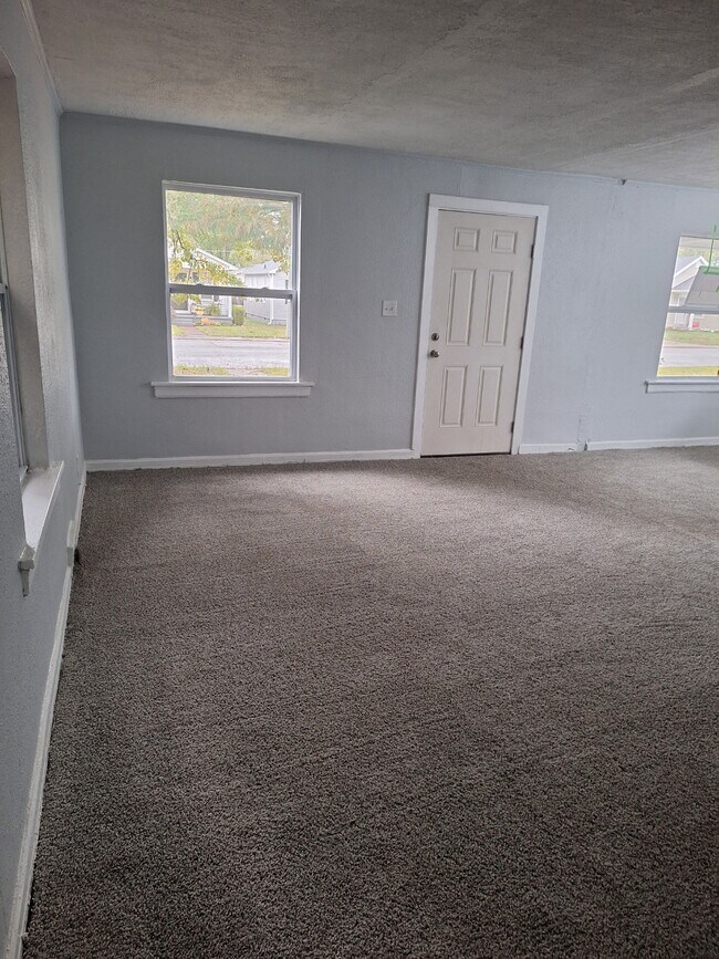 Foto del edificio - 1613 Jackson Ave